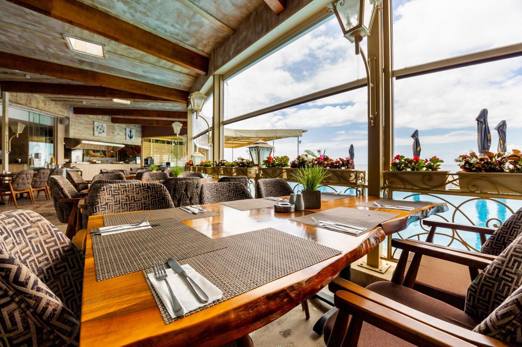 Royal Bay Resort Balchik Esterno foto