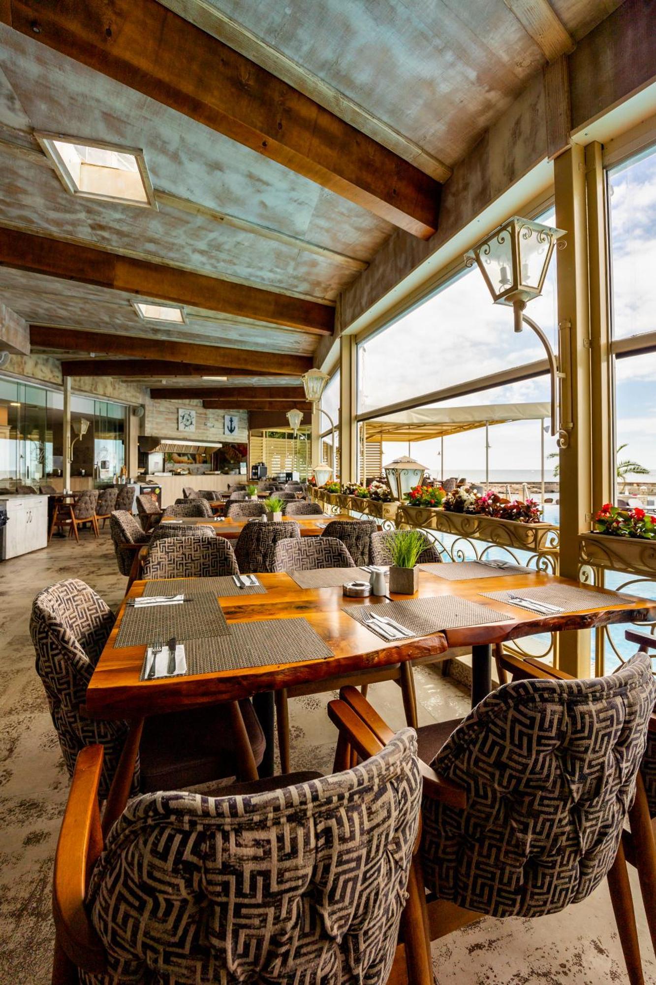 Royal Bay Resort Balchik Esterno foto