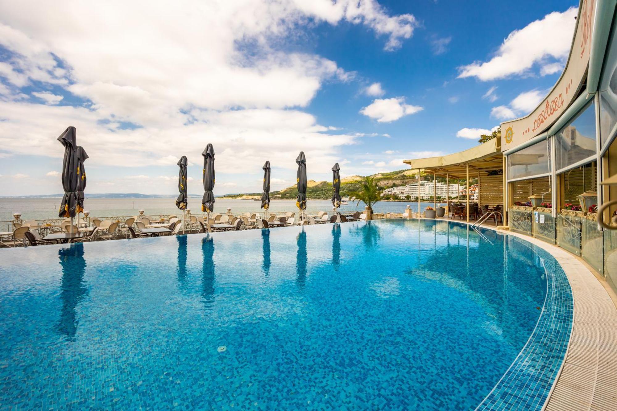 Royal Bay Resort Balchik Esterno foto